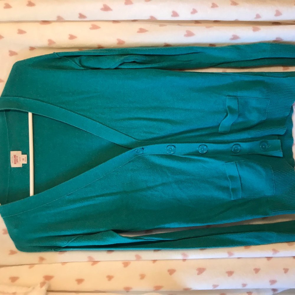 Turquoise cardigan with two front pockets